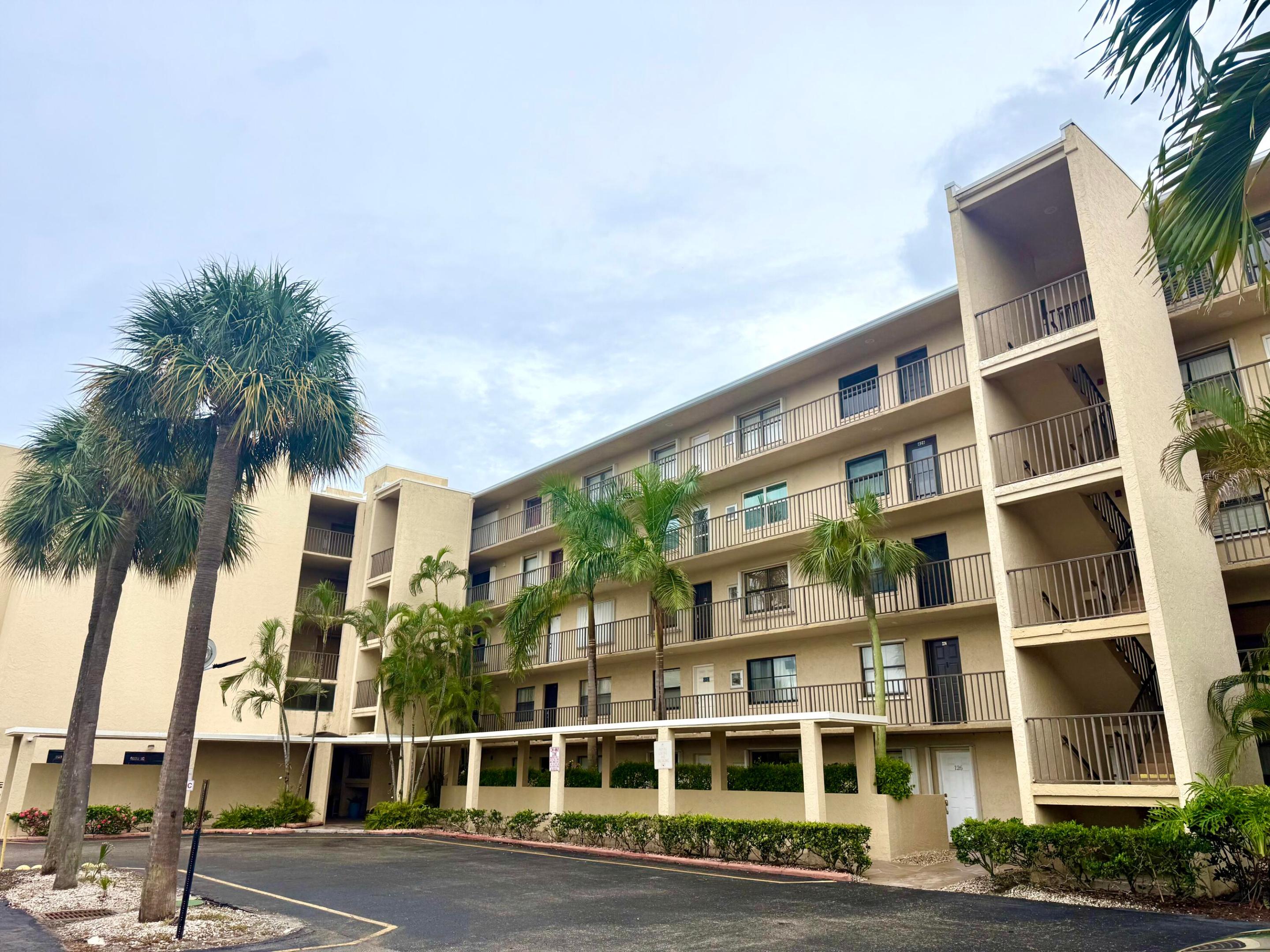 896 N Federal Highway 325, Lantana, FL 33462, Lantana