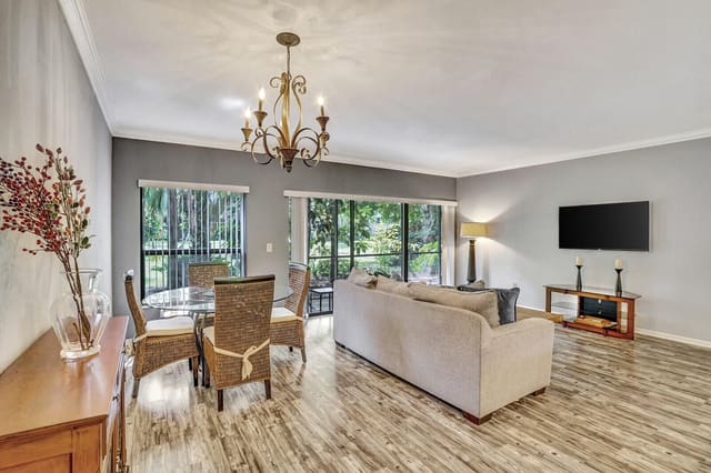 11863 Wimbledon Circle 425, Wellington, FL 33414