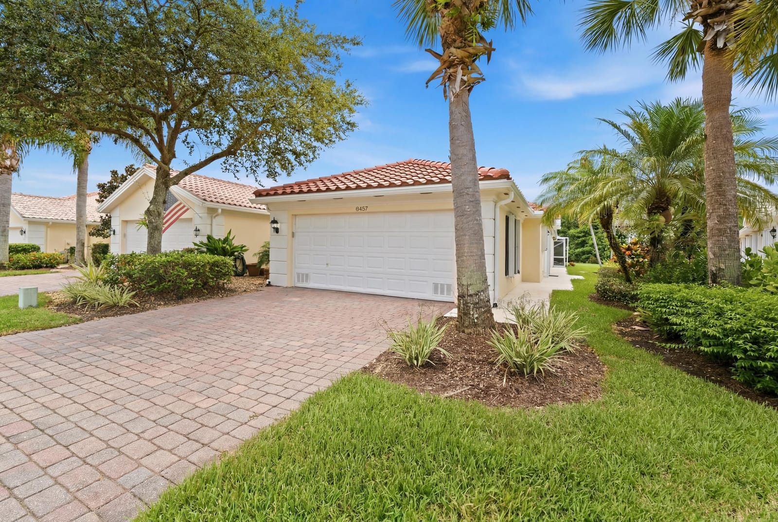 8457 SE Retreat Drive — photo 2