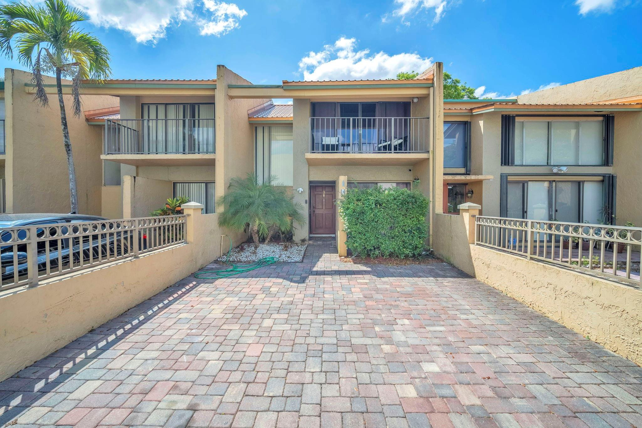 740 E Coco Plum Circle 3, Plantation, FL 33324, Plantation