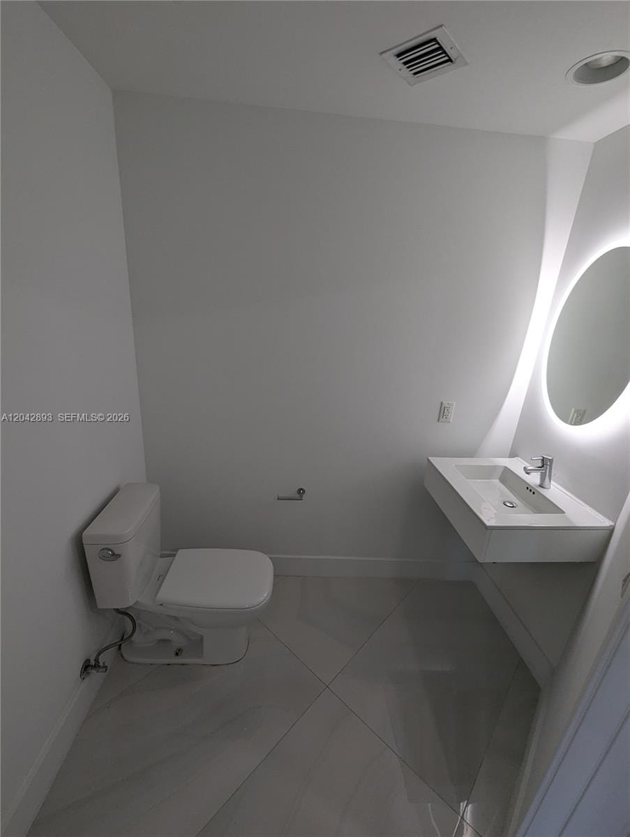 17111 E Biscayne Boulevard 1011 — photo 11