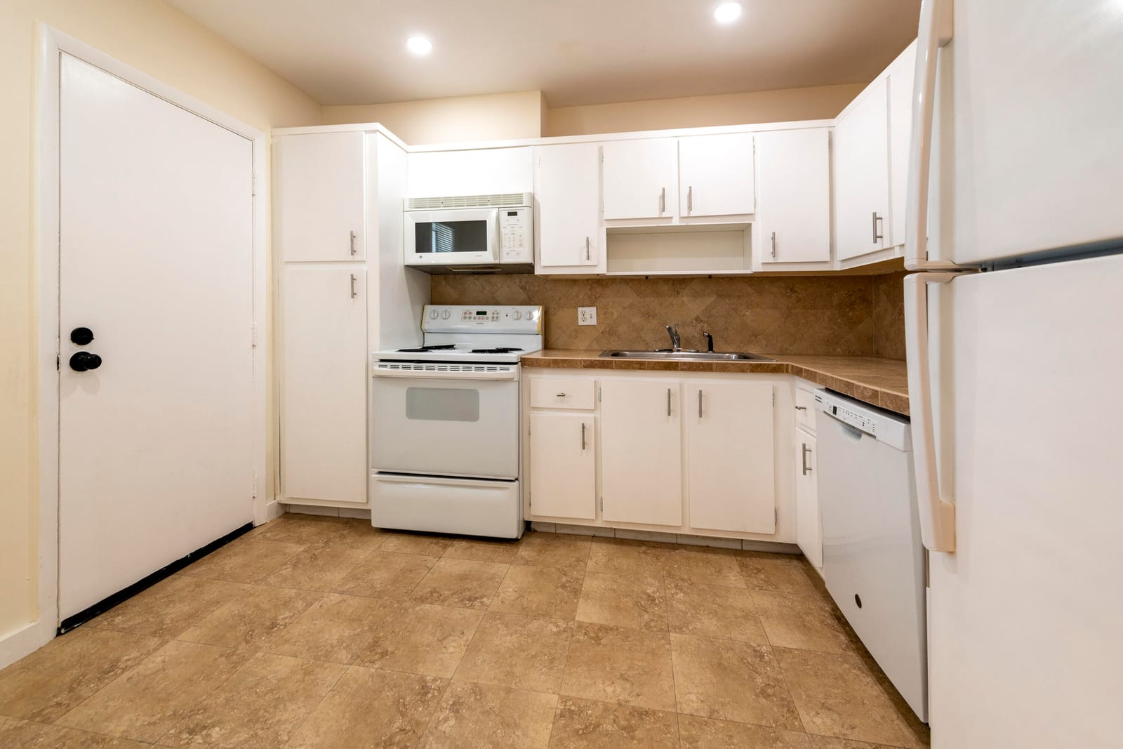 6061 N Falls Cir Drive 402, Lauderhill, FL 33319 photo 6