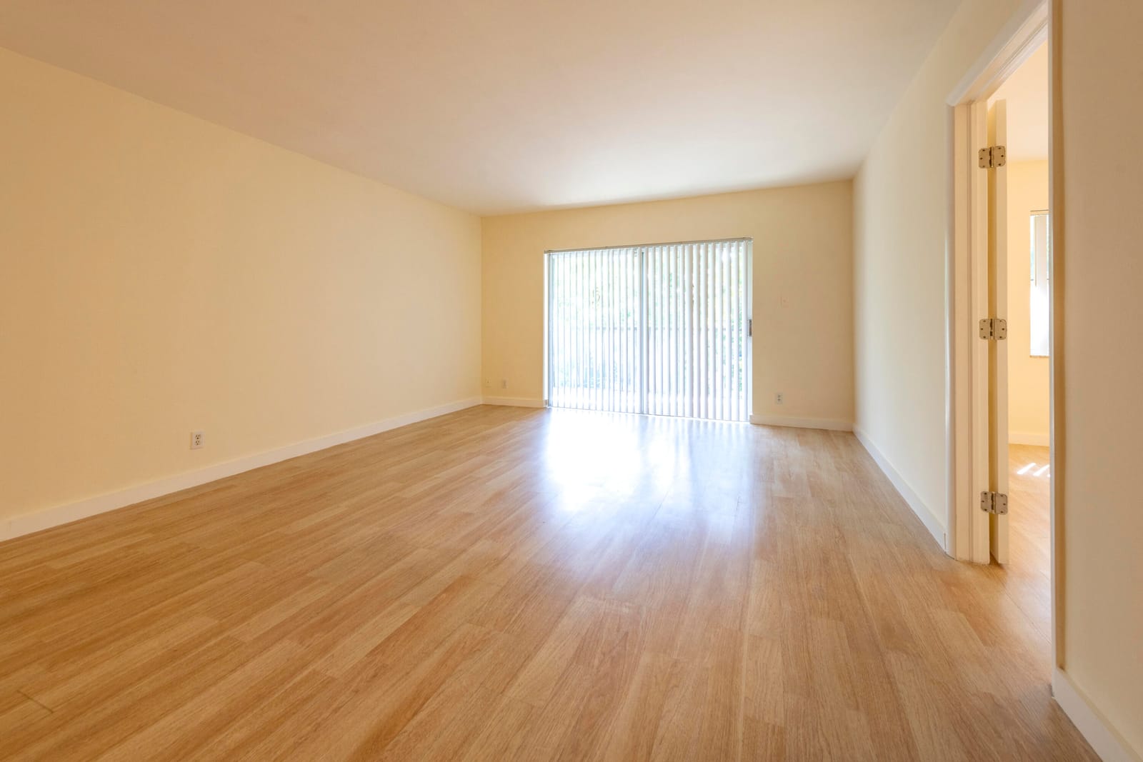 6061 N Falls Cir Drive 402, Lauderhill, FL 33319 photo 9