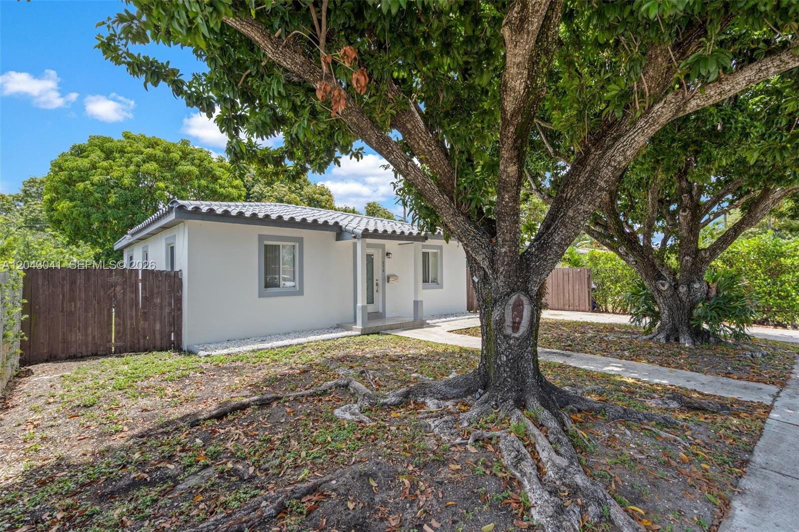270 NW 51st Avenue, Miami, FL 33126 photo 2