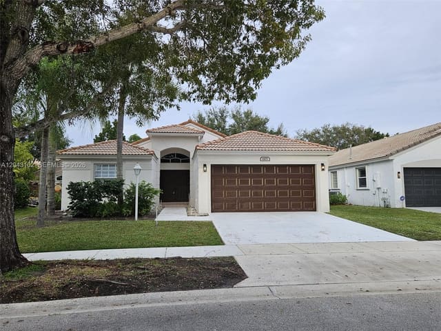 1177 NW 133rd Avenue ., Pembroke Pines, FL 33028