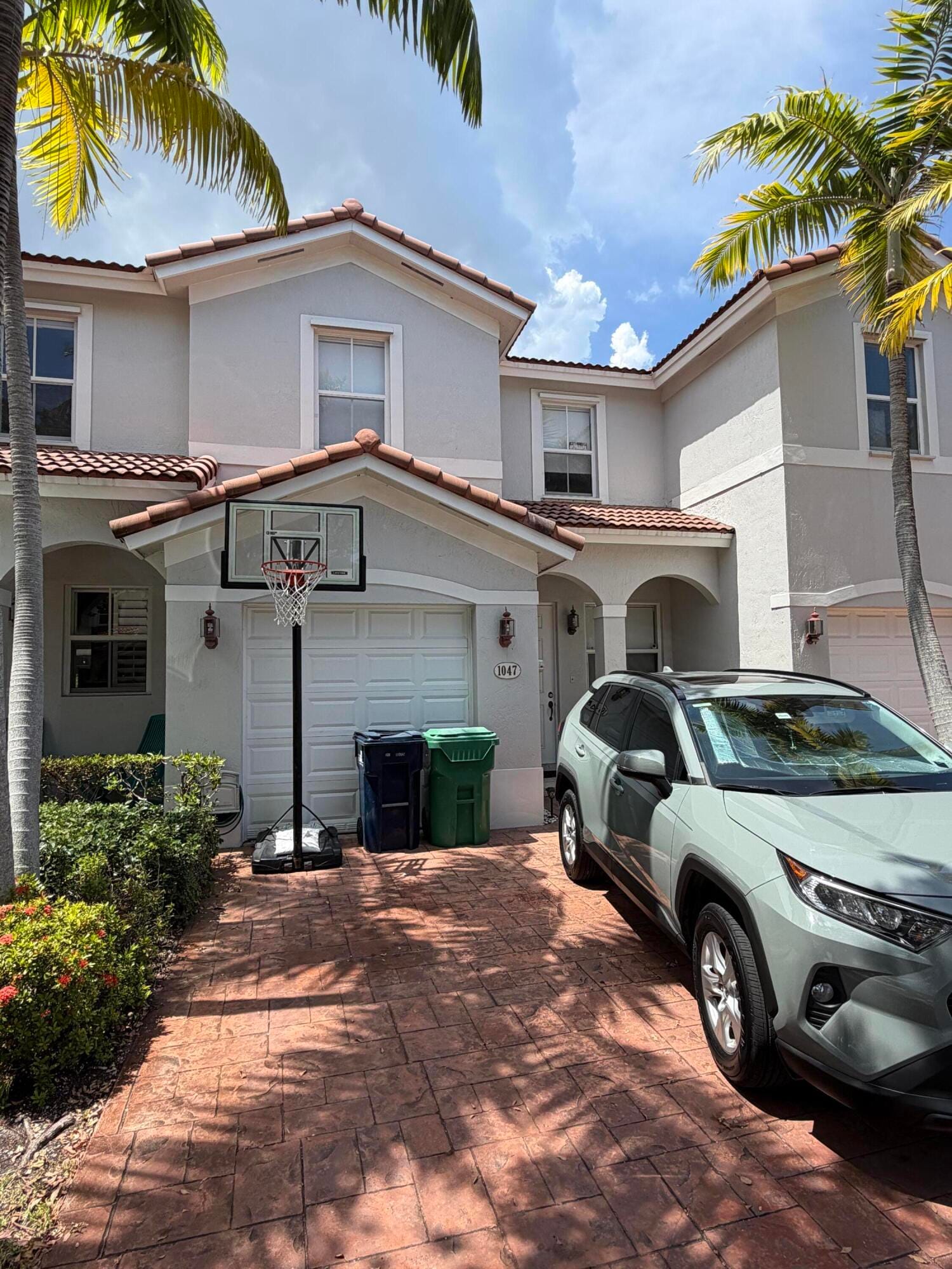 1047 NE 208th Street, Miami, FL 33179 photo 2