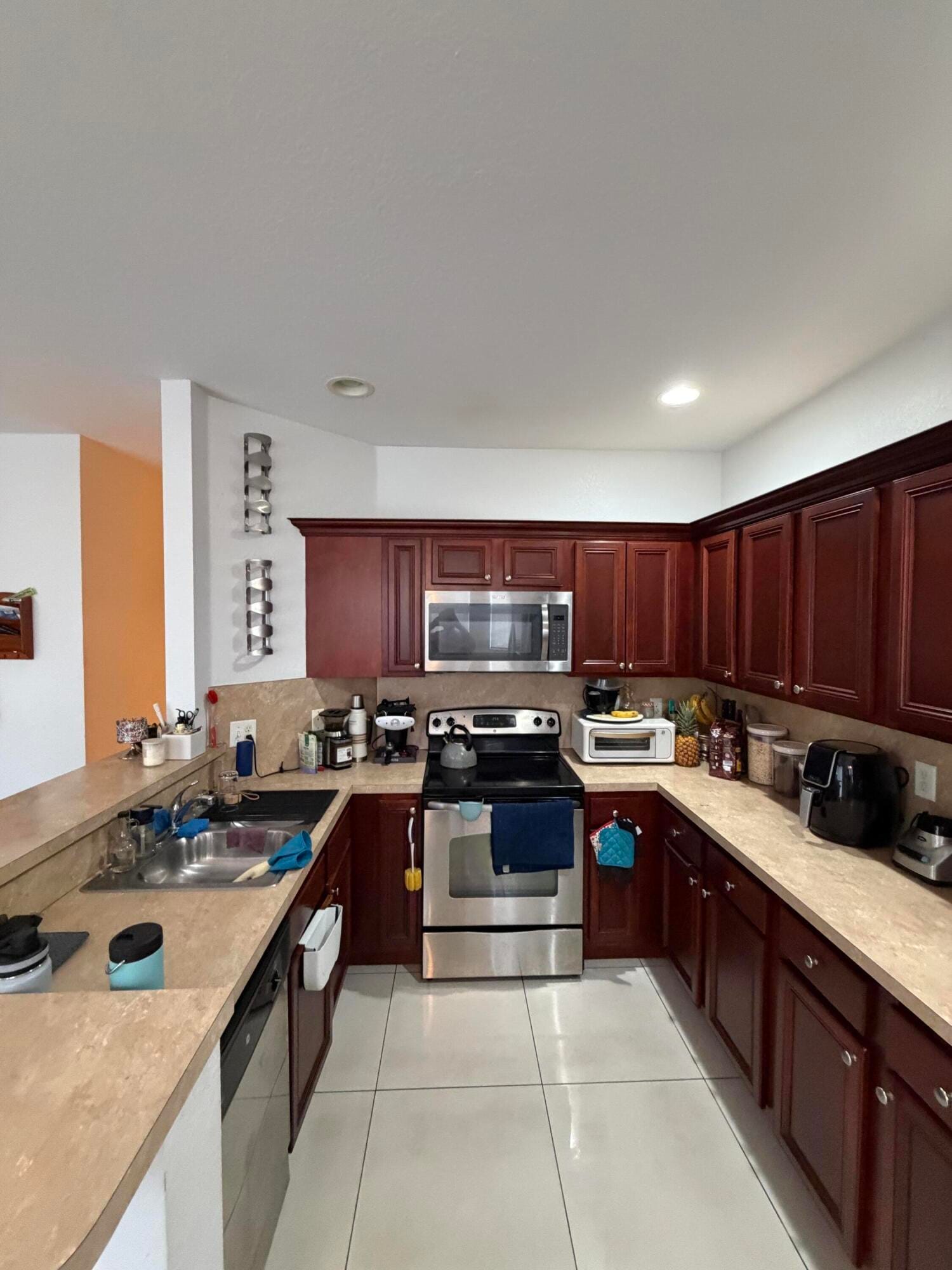 1047 NE 208th Street, Miami, FL 33179 photo 12
