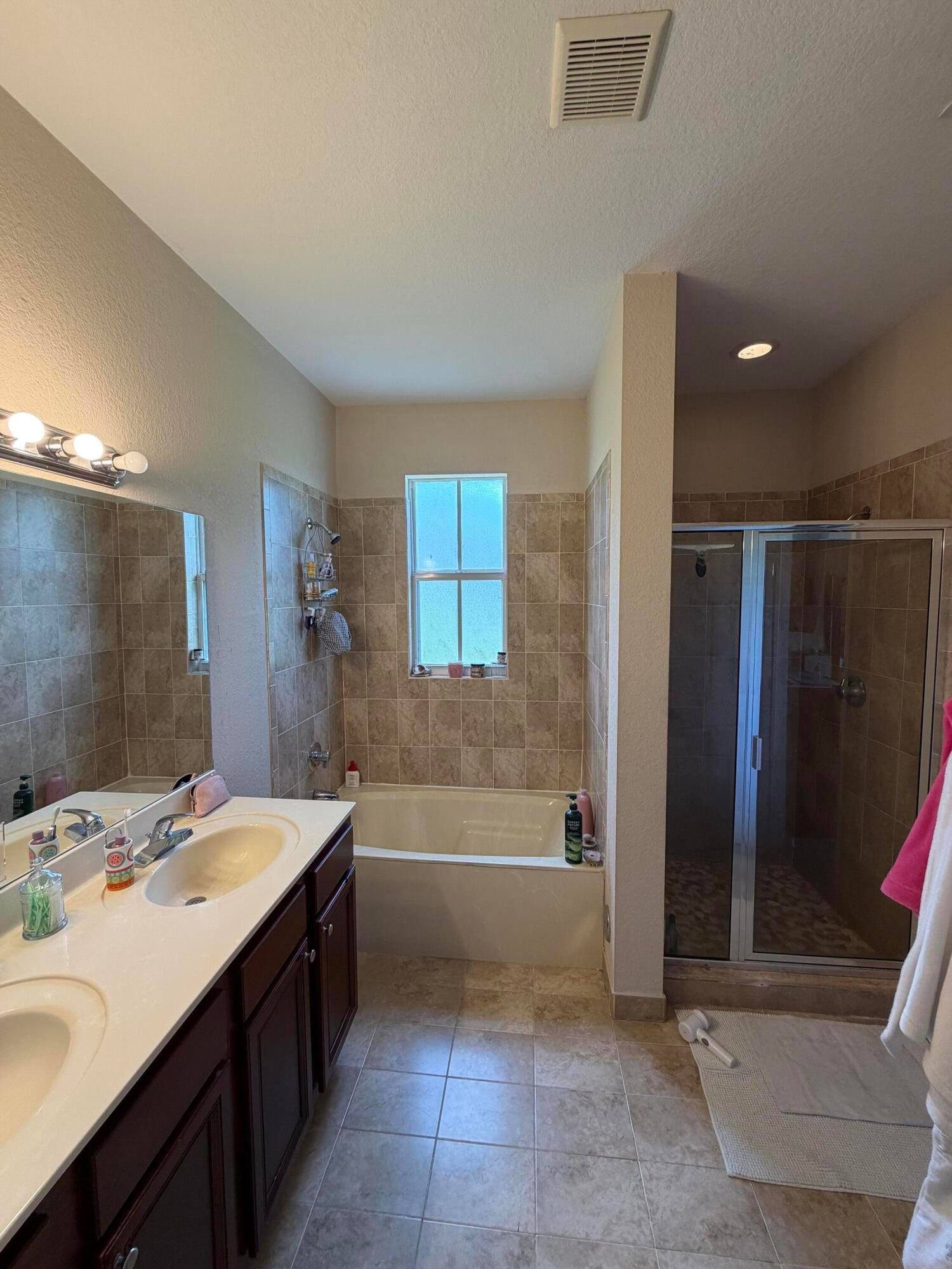 1047 NE 208th Street, Miami, FL 33179 photo 21