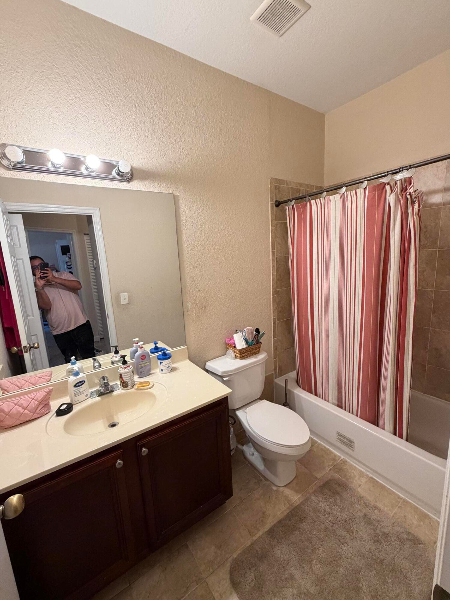 1047 NE 208th Street, Miami, FL 33179 photo 27