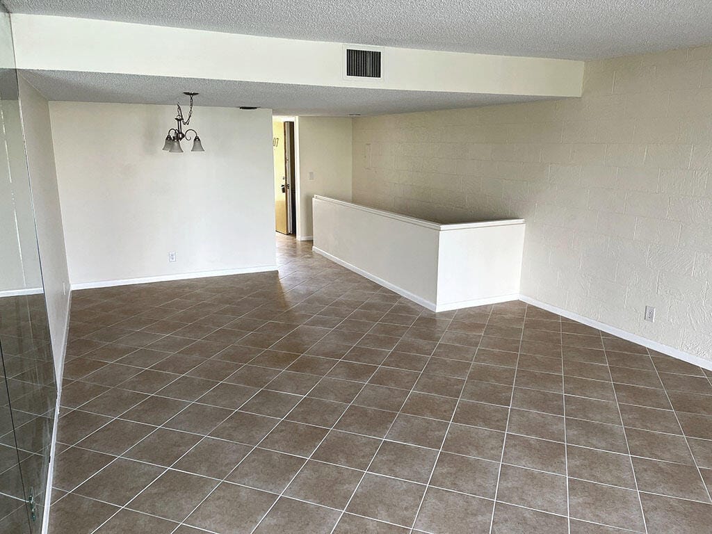 2828 Tennis Club Drive 207 — photo 3