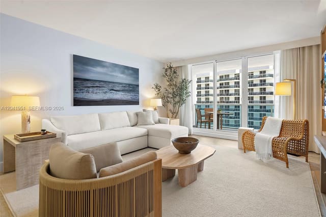 102 24th Street 1213, Miami Beach, FL 33139