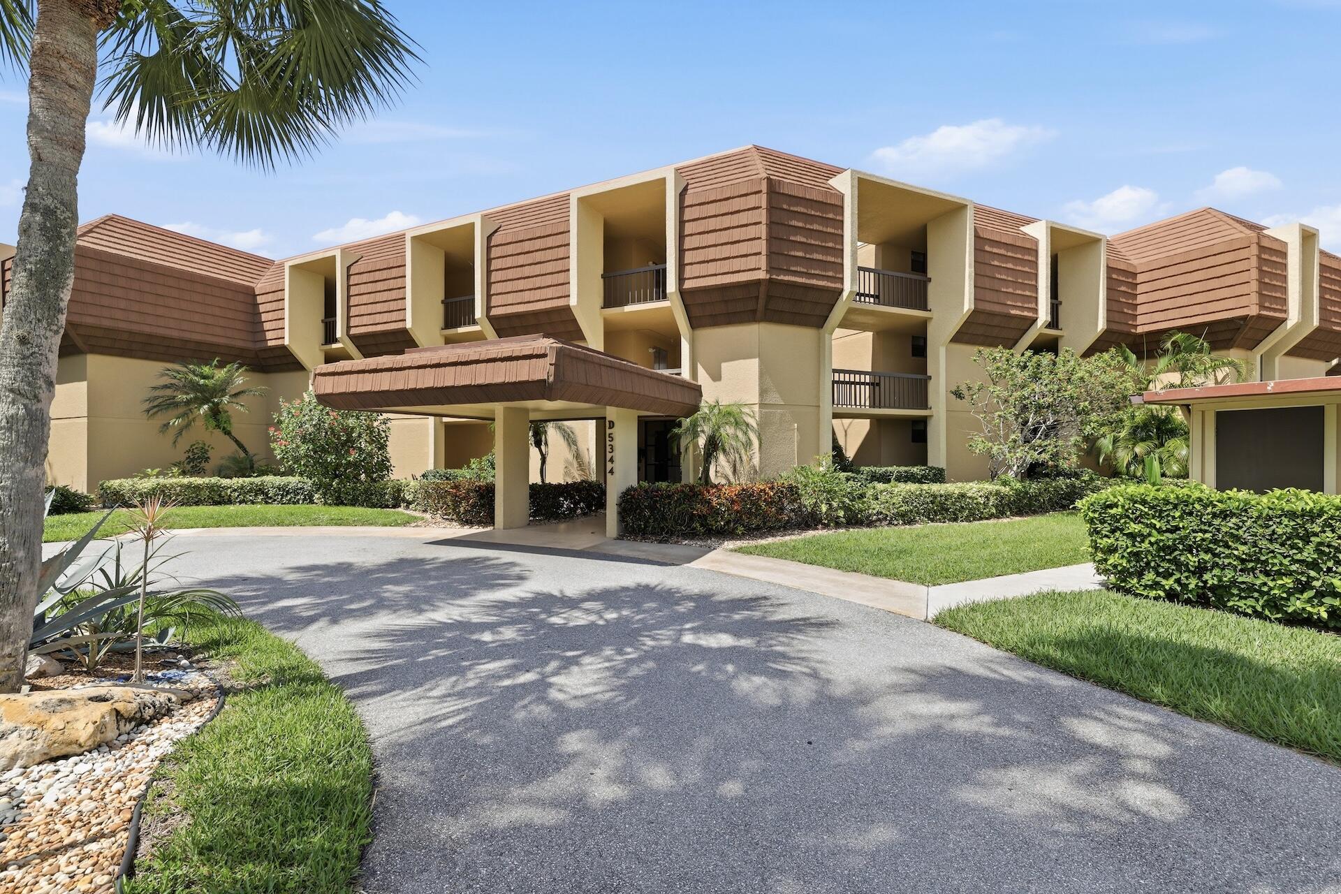 5344 Woodland Lakes Drive 223, Palm Beach Gardens, FL 33418