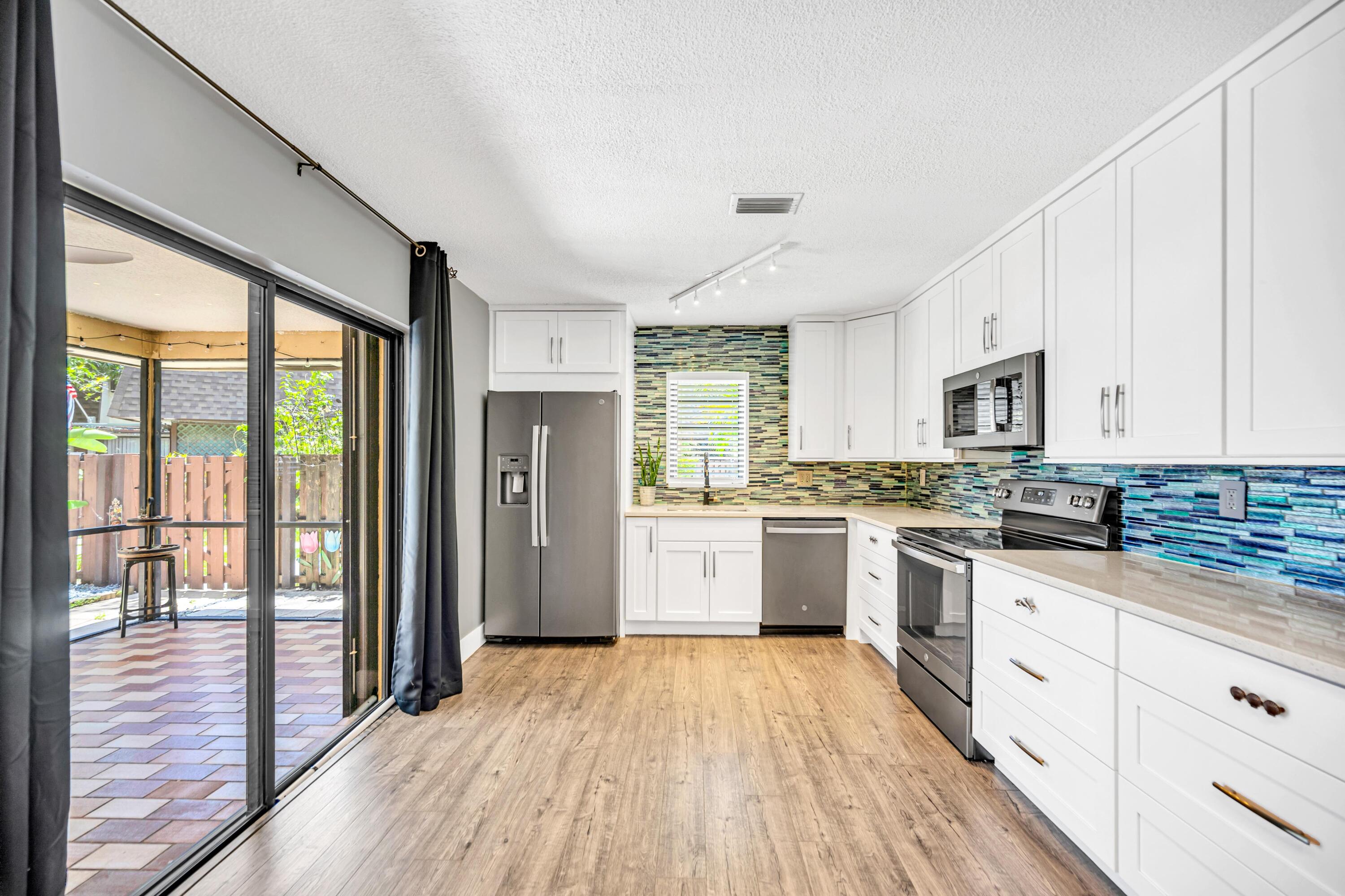 2620 NW 99th Avenue, Coral Springs, FL 33065
