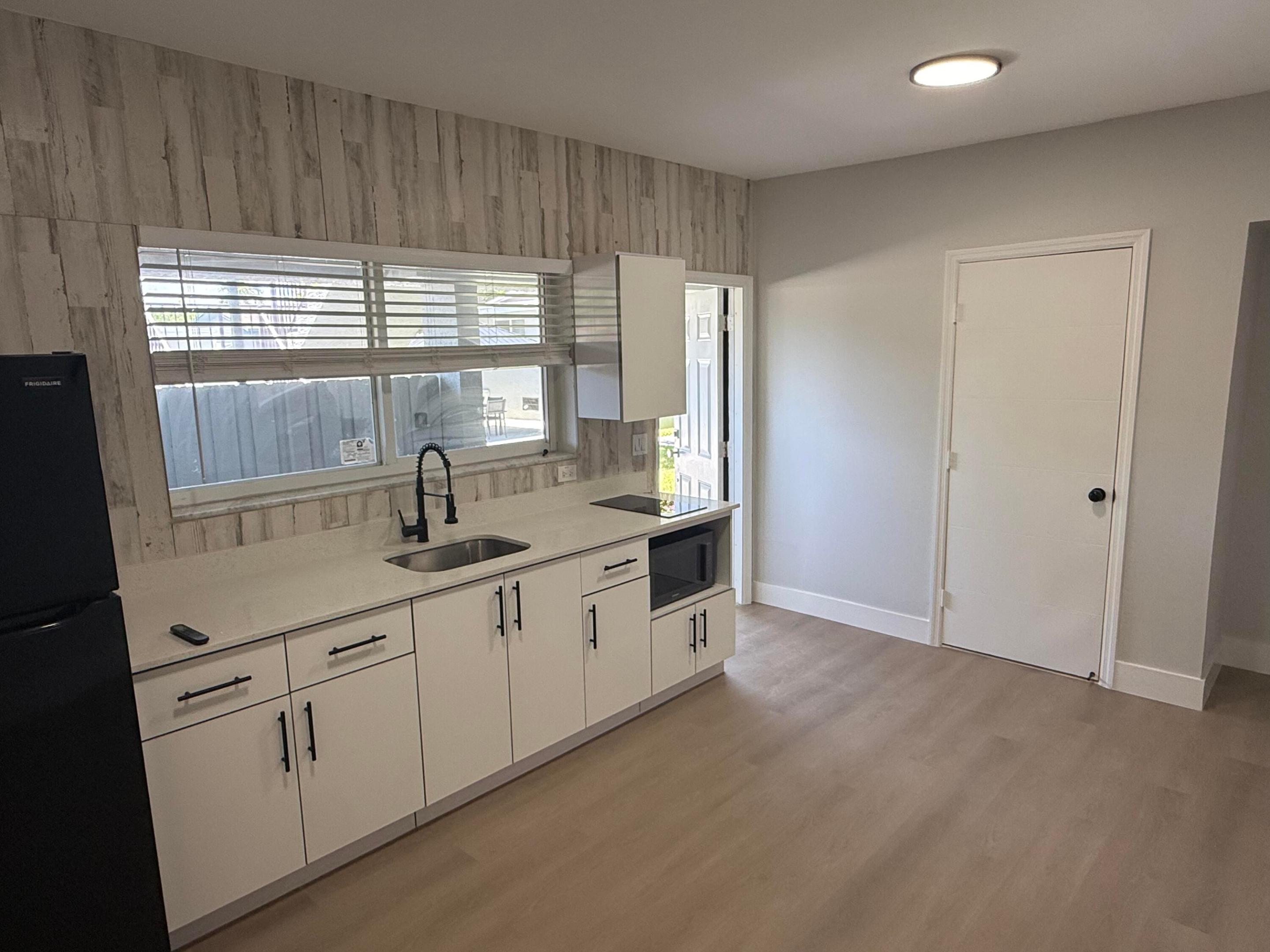 720 NE 7th Street 4, Hallandale Beach, FL 33009, Hallandale Beach