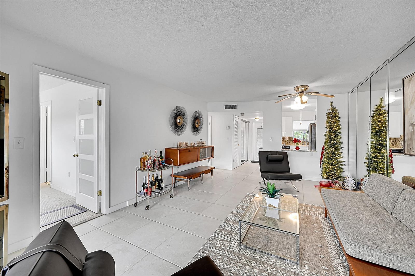 2780 N Pine Island Road 312 — photo 4