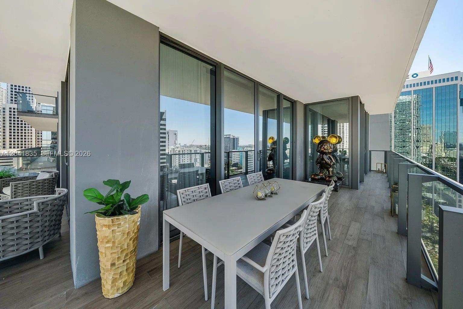 88 SW 7th Street 1212, Miami, FL 33130, Miami