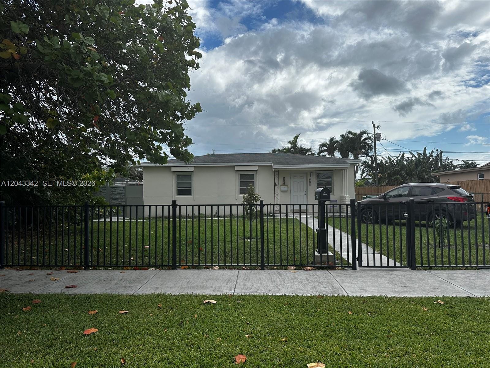 7540 SW 37th Street — photo 1