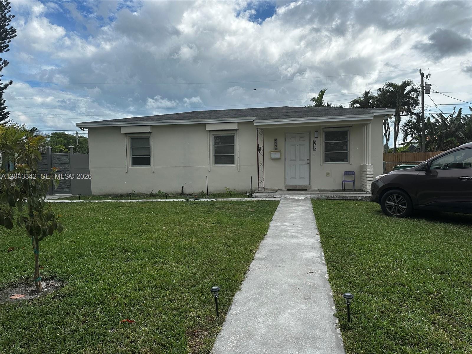 7540 SW 37th Street — photo 2
