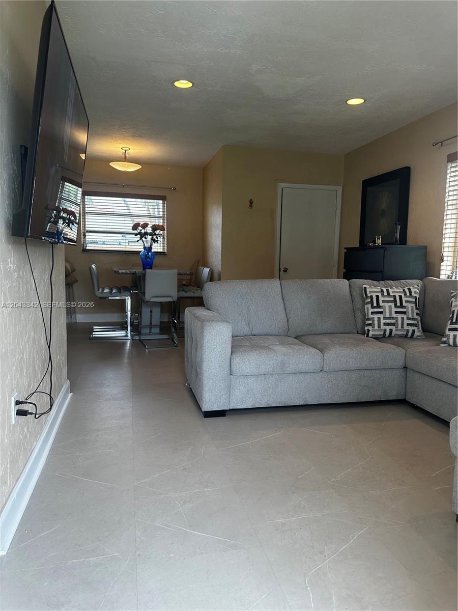7540 SW 37th Street — photo 3