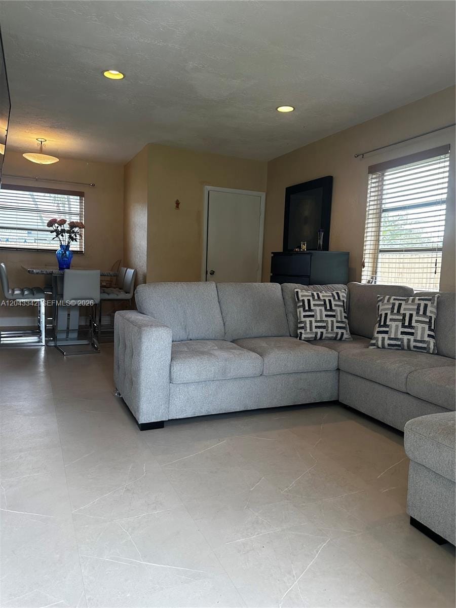 7540 SW 37th Street — photo 4