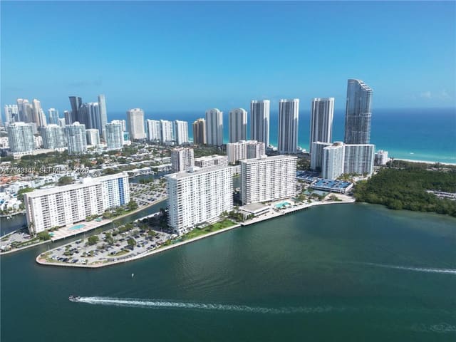 500 Bayview Drive 1719, Arlen House West, Sunny Isles Beach, FL