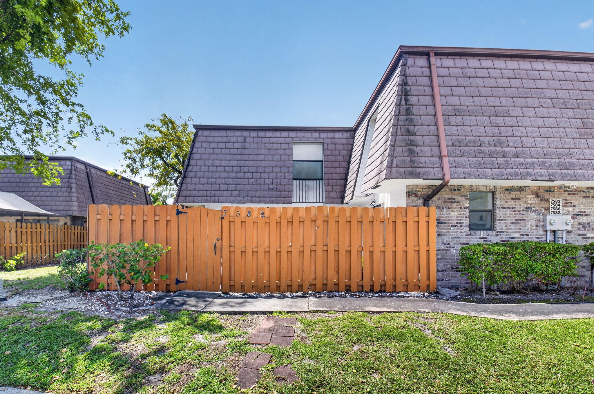 7582 Courtyard Run E — photo 9