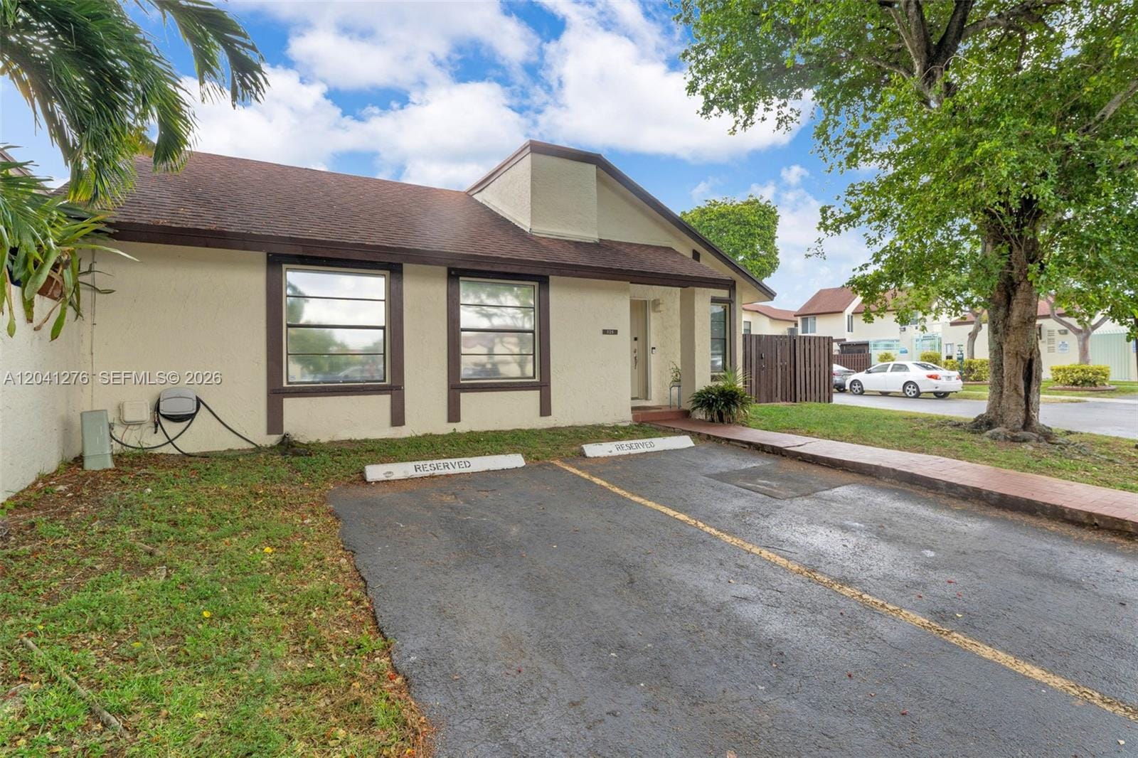 525 NW 100th Court 525, Miami, FL 33172 photo 3