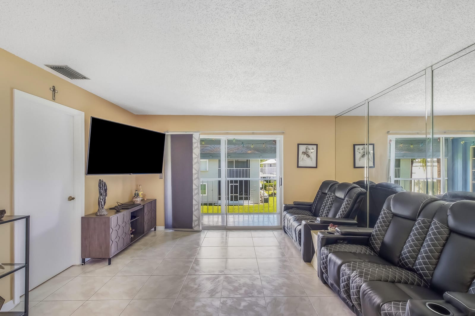 191 SE Village Drive 191 — photo 5