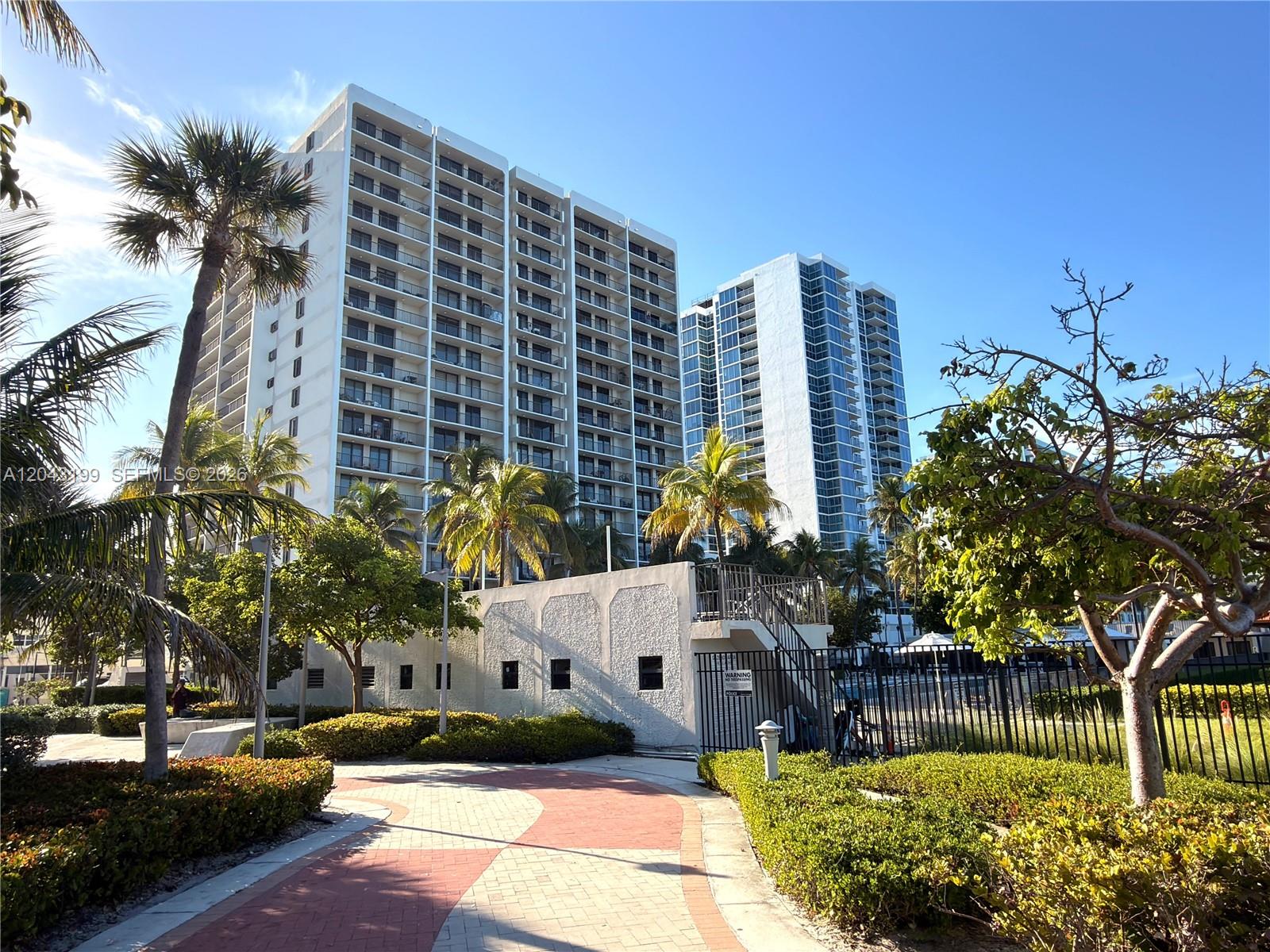 2625 Collins Avenue 215, Miami Beach, FL 33140, Miami Beach