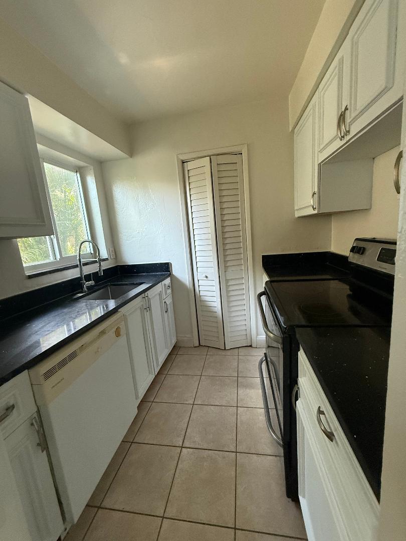 2317 NE 2nd Street 1, Pompano Beach, FL 33062, Pompano Beach