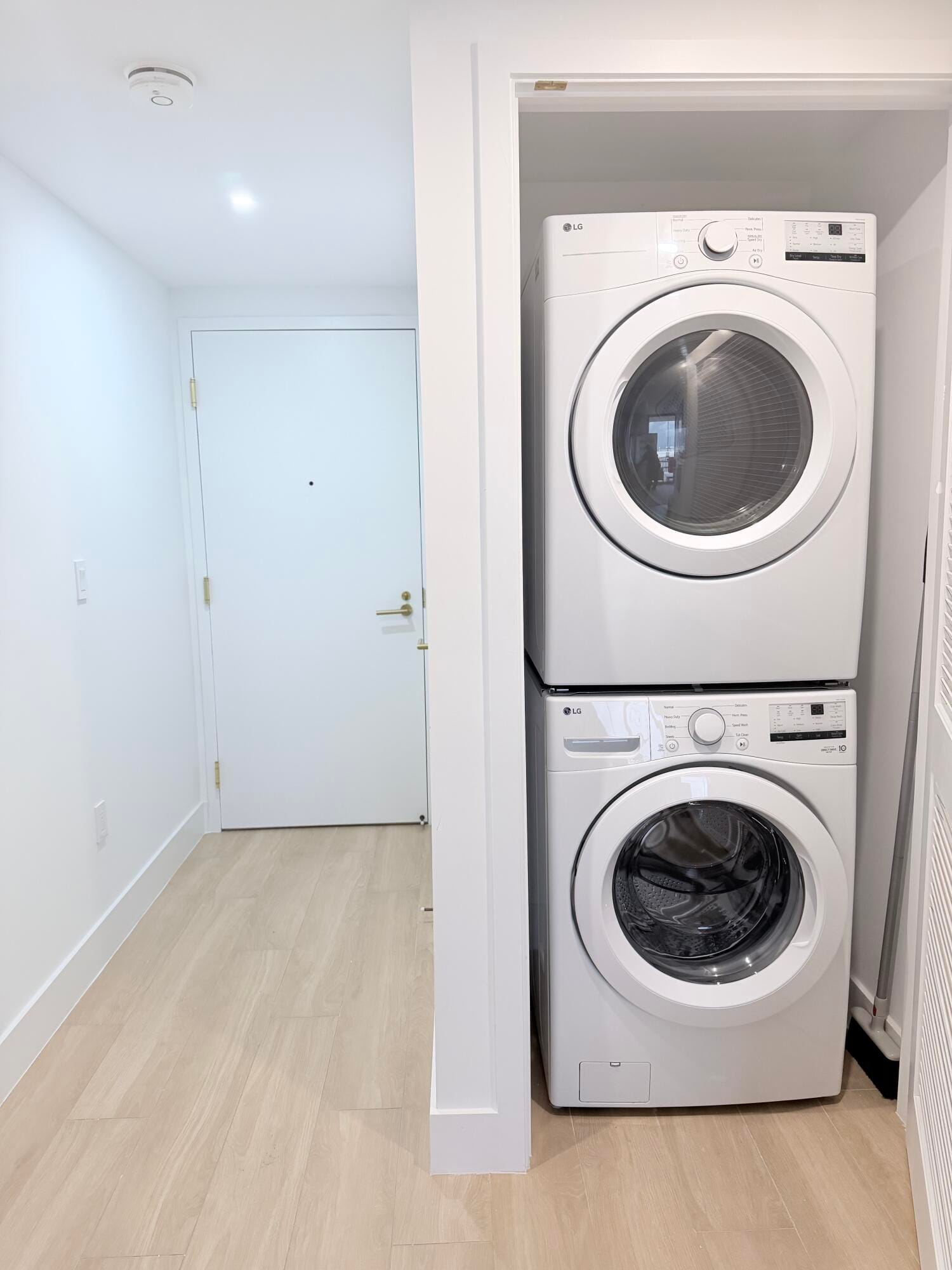 90 NE 32nd Street NE 525 — photo 11