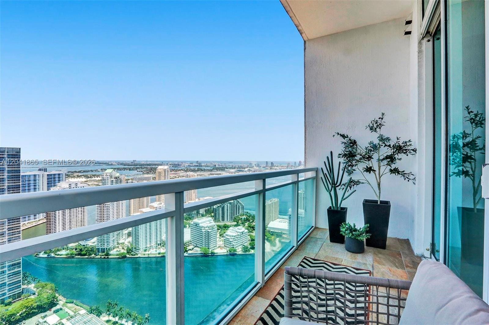 950 Brickell Bay Drive 5608, Miami, FL 33131 photo 2