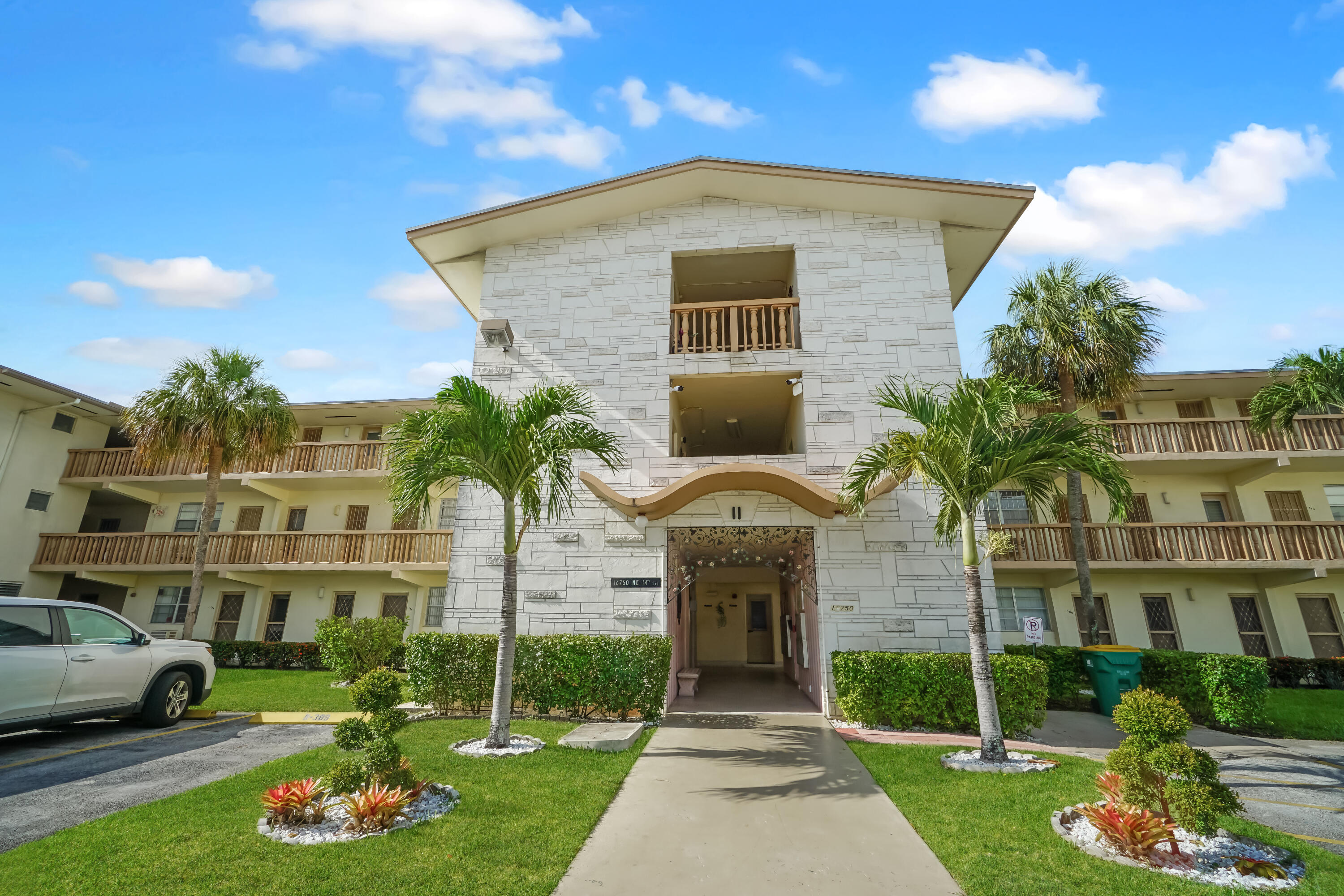 16750 NE 14th Avenue 303, Miami, FL 33162