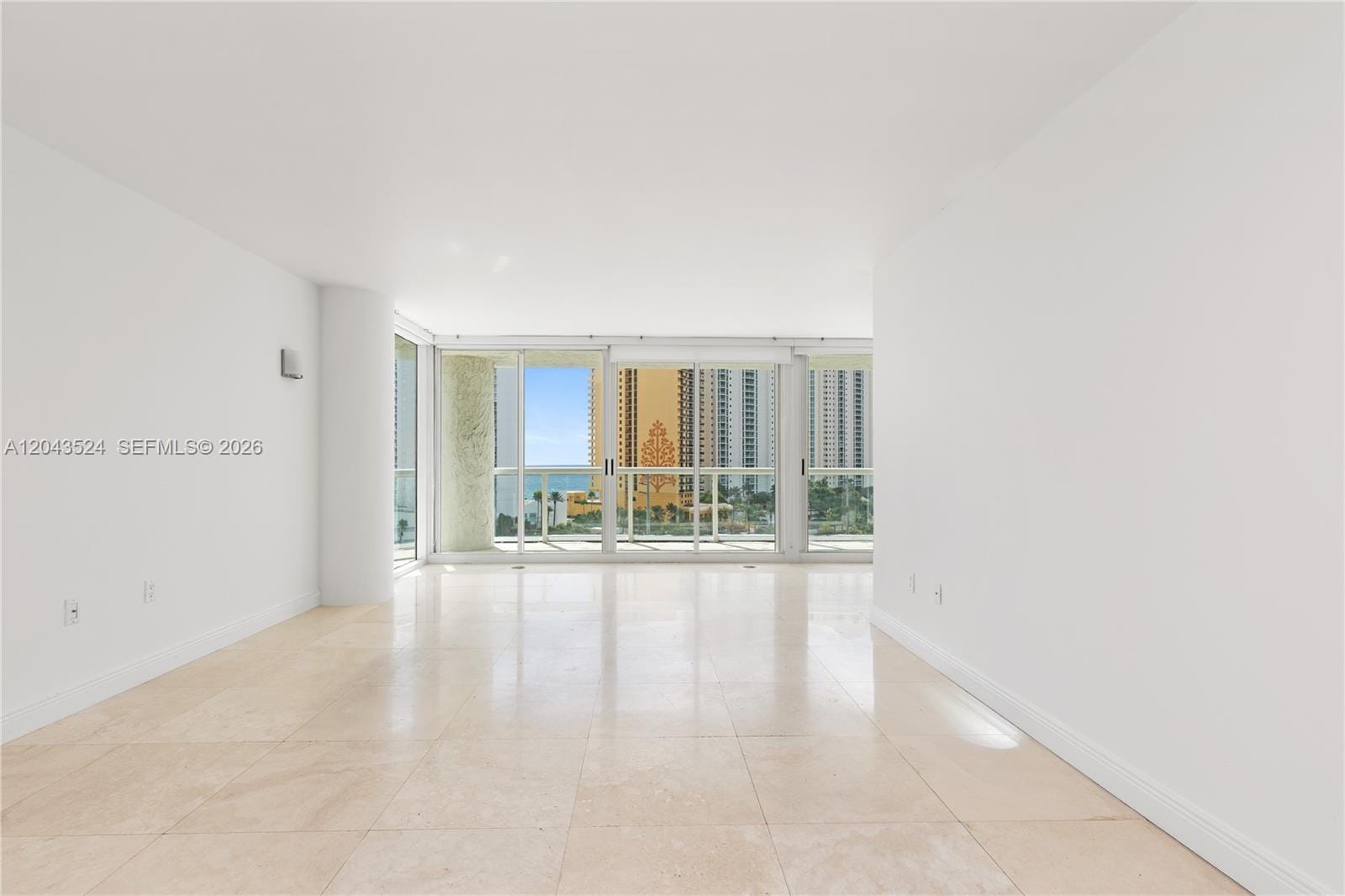 16400 Collins Avenue 942 — photo 7