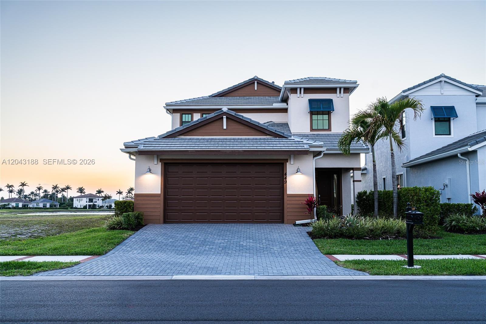 449 SE Fascino Circle, Port St. Lucie, FL 34984