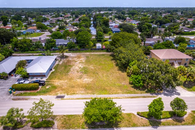 2171 Sunshine Boulevard, Naples, FL 34116