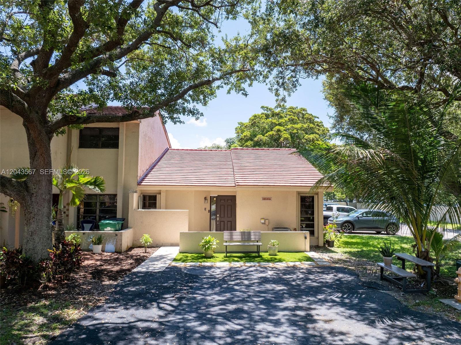 11527 SW 90th Street, Miami, FL 33176
