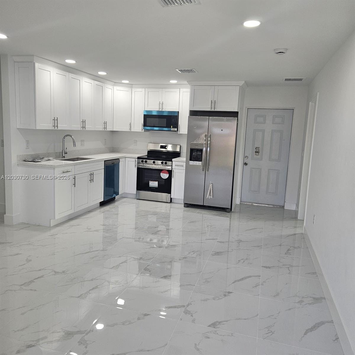 1901 W 11th Street — photo 3