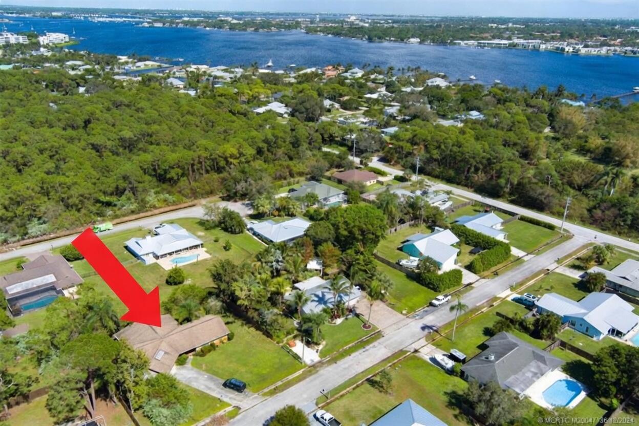 1321 SW Nikoma Street, Palm City, FL 34990