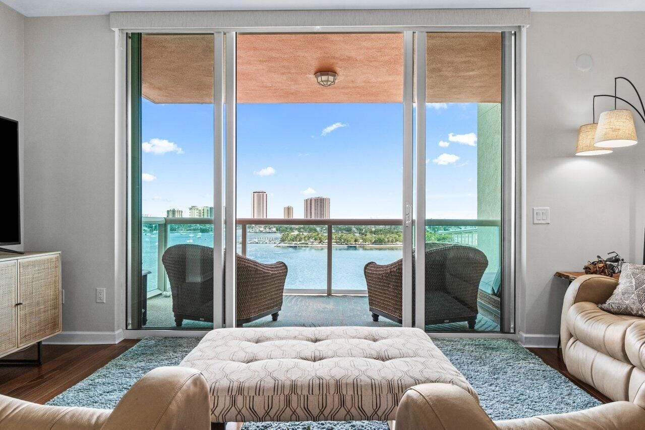 2640 Lake Shore Drive 908, Riviera Beach, FL 33404