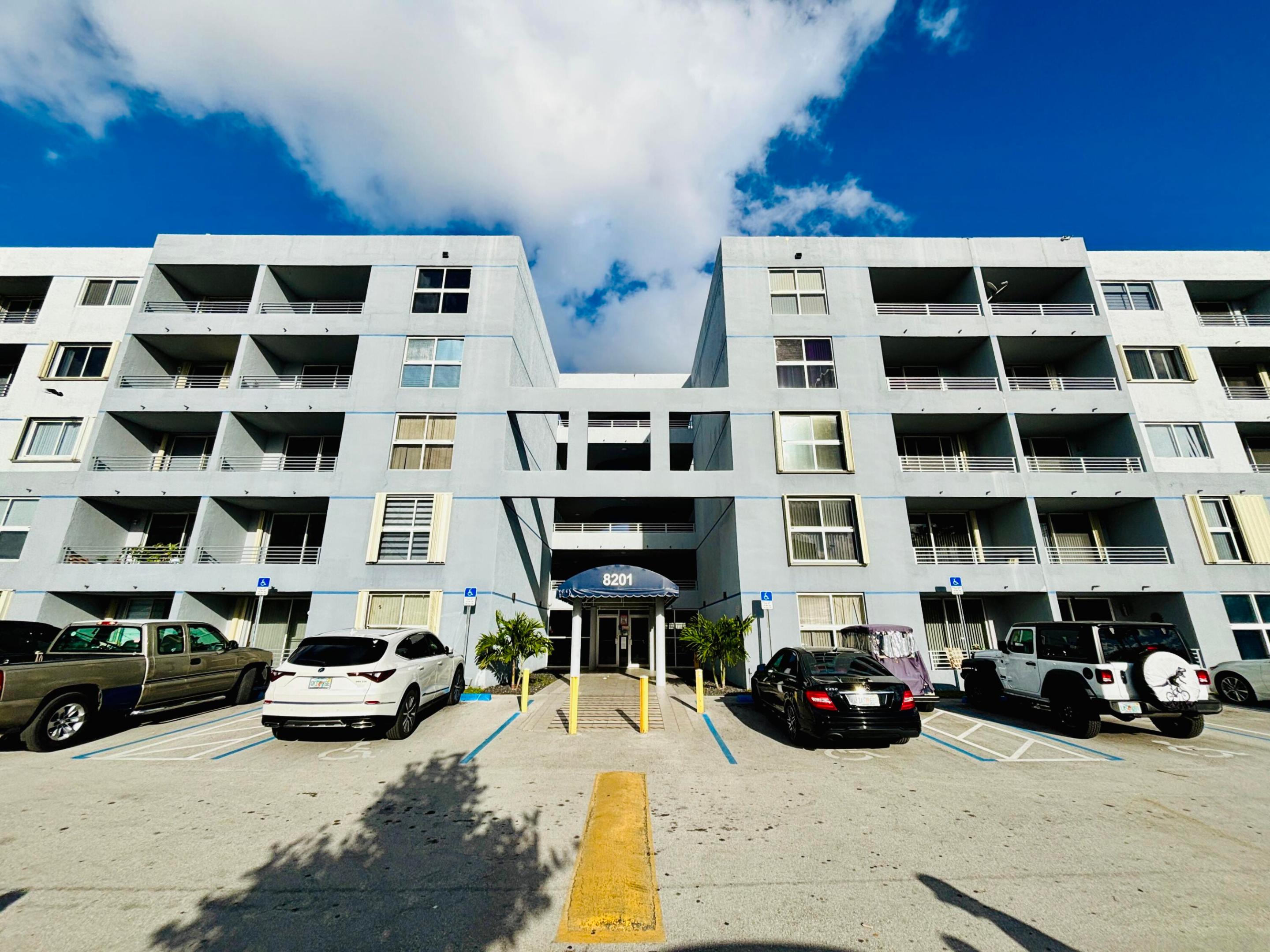 8201 NW 8th Street 1-509, Miami, FL 33126, Miami