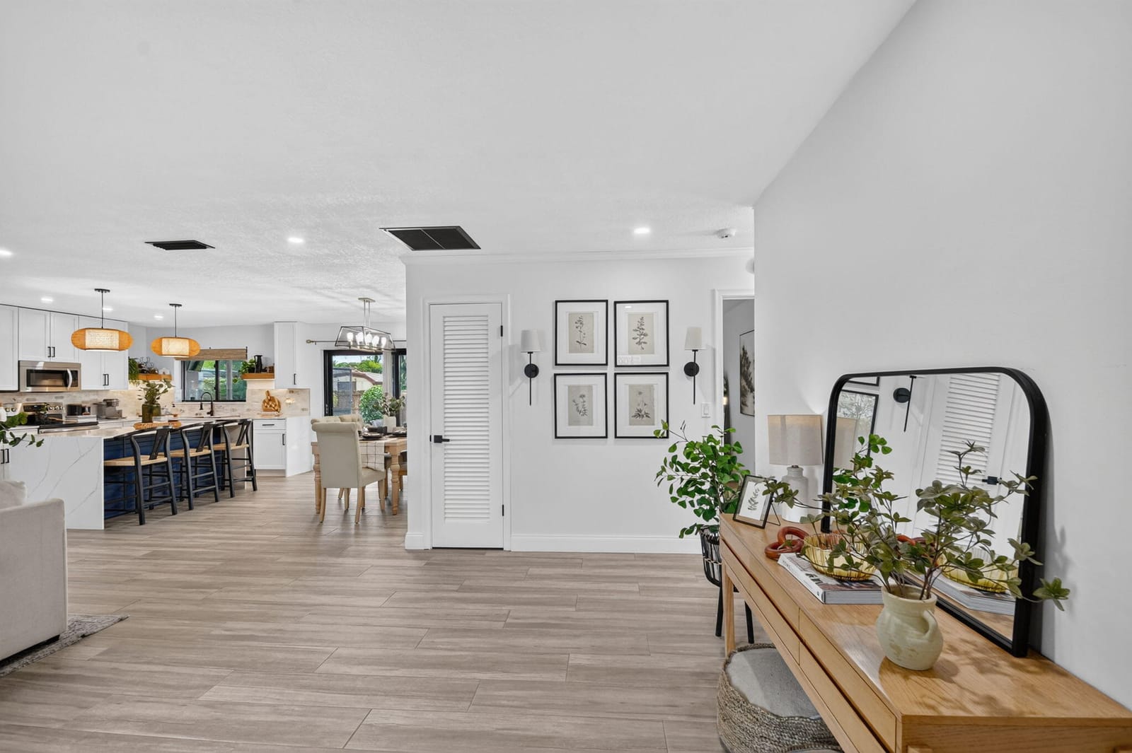 110 W Coconut Drive — photo 4