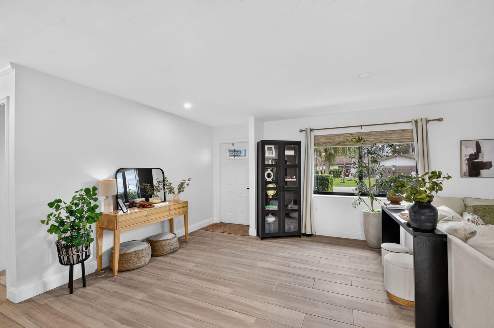 110 W Coconut Drive — photo 5