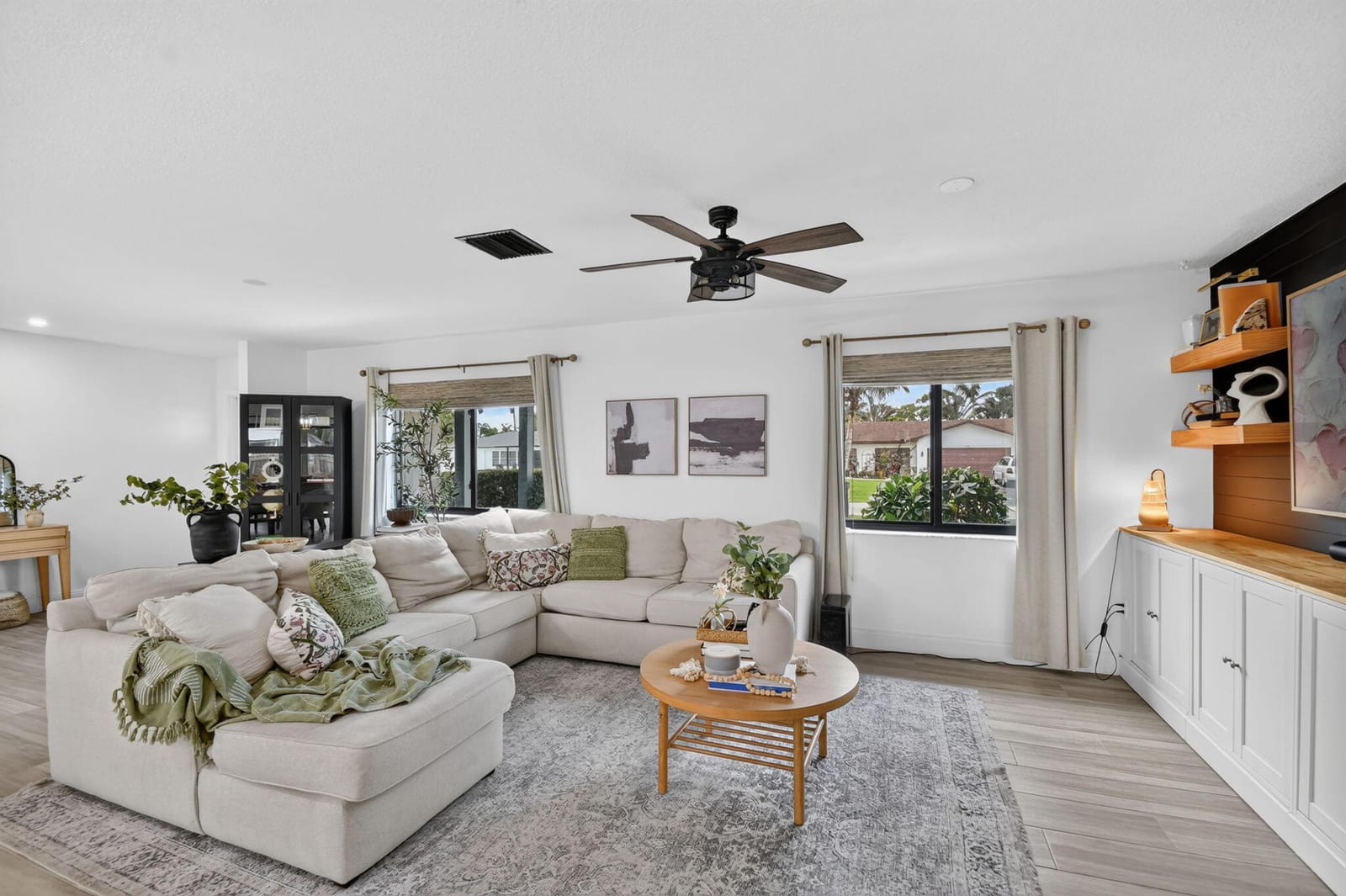 110 W Coconut Drive — photo 7