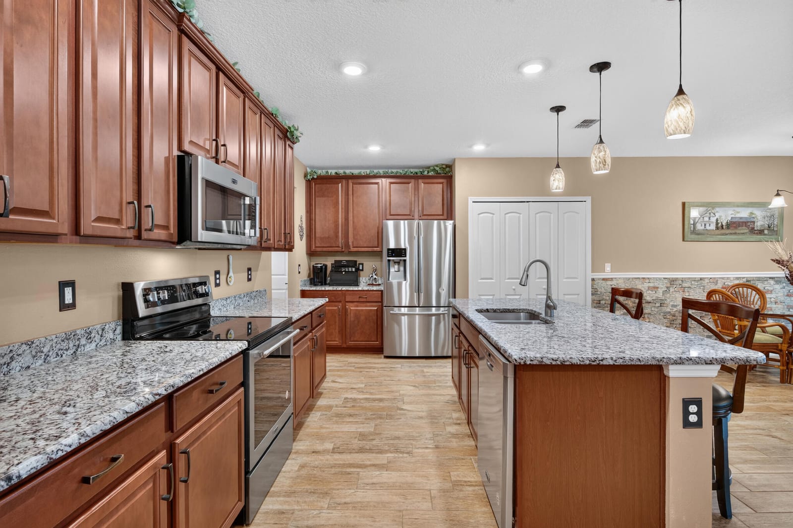 4562 SW Bradbury Street — photo 4