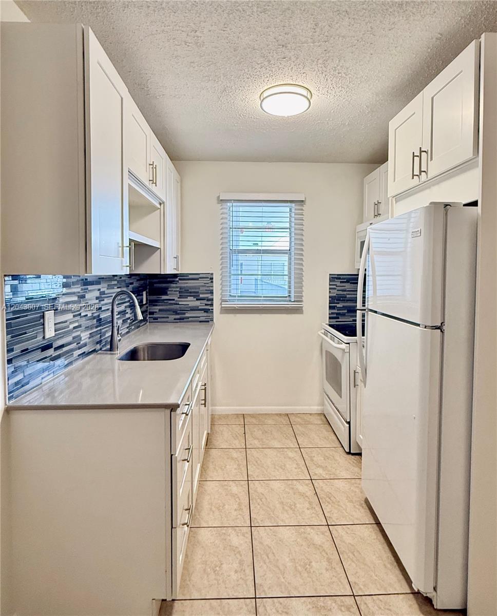 30 SE 4th Avenue 206, Hallandale Beach, FL 33009, Hallandale Beach