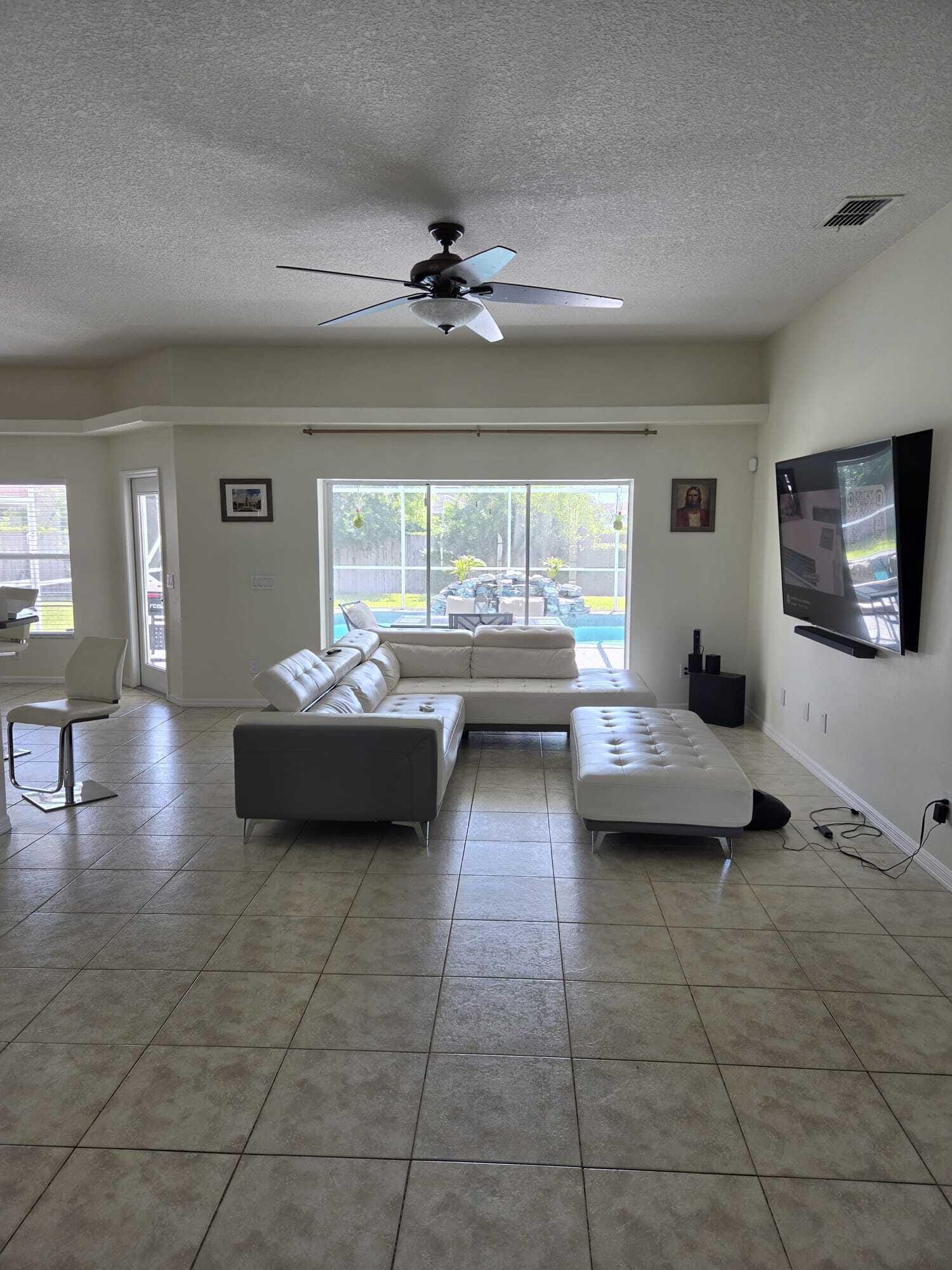 4001 SW Winslow Street — photo 2