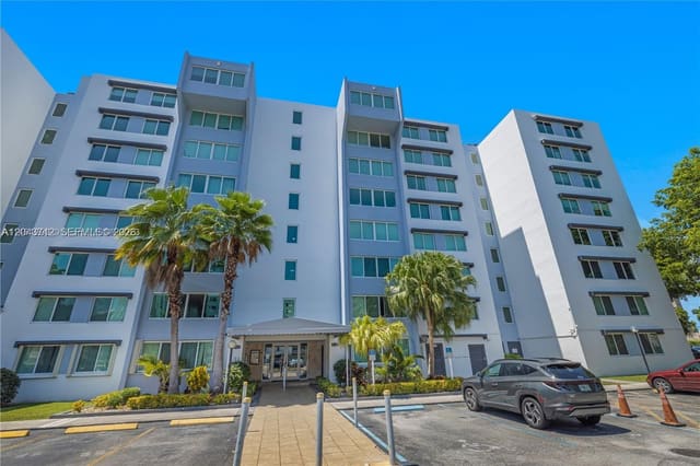 9125 SW 77th Avenue 802, Miami, FL 33156