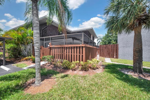2004 SE Round Table Drive 0, Port St. Lucie, FL 34952