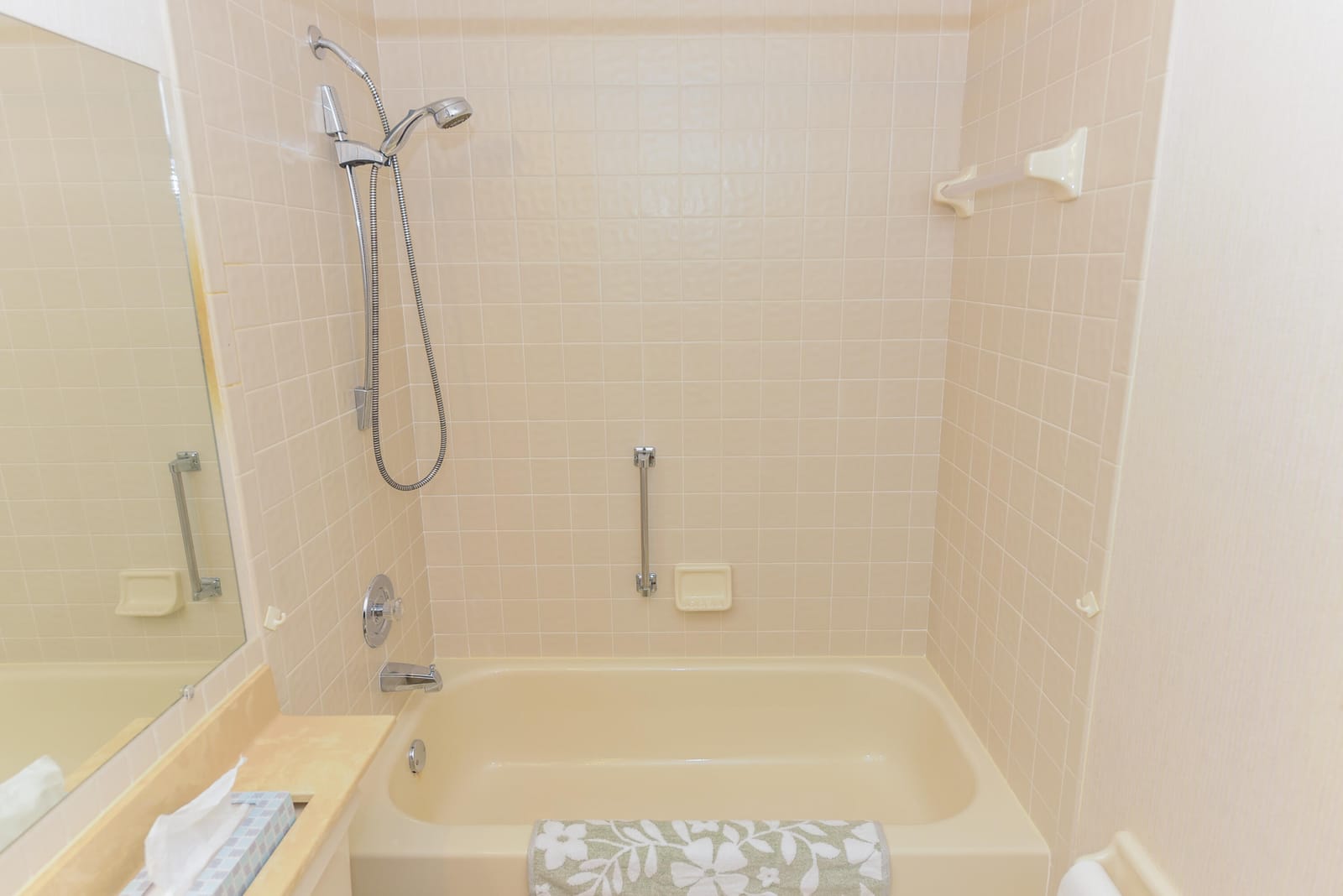 2641 W Gately Drive W 1702, West Palm Beach, FL 33415 photo 23